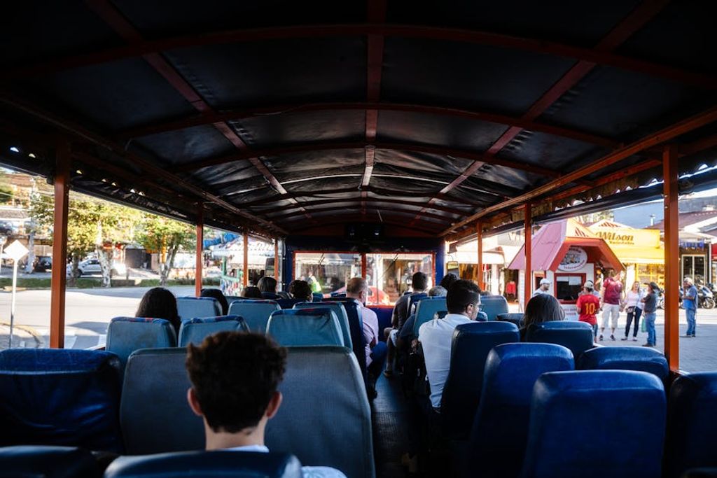 מסלול הסעות קבוע: יתרונות וחדשנות בתחום התחבורה הציבורית